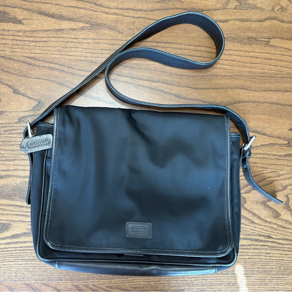 Vintage Coach Black Nylon Messenger D2L-5118